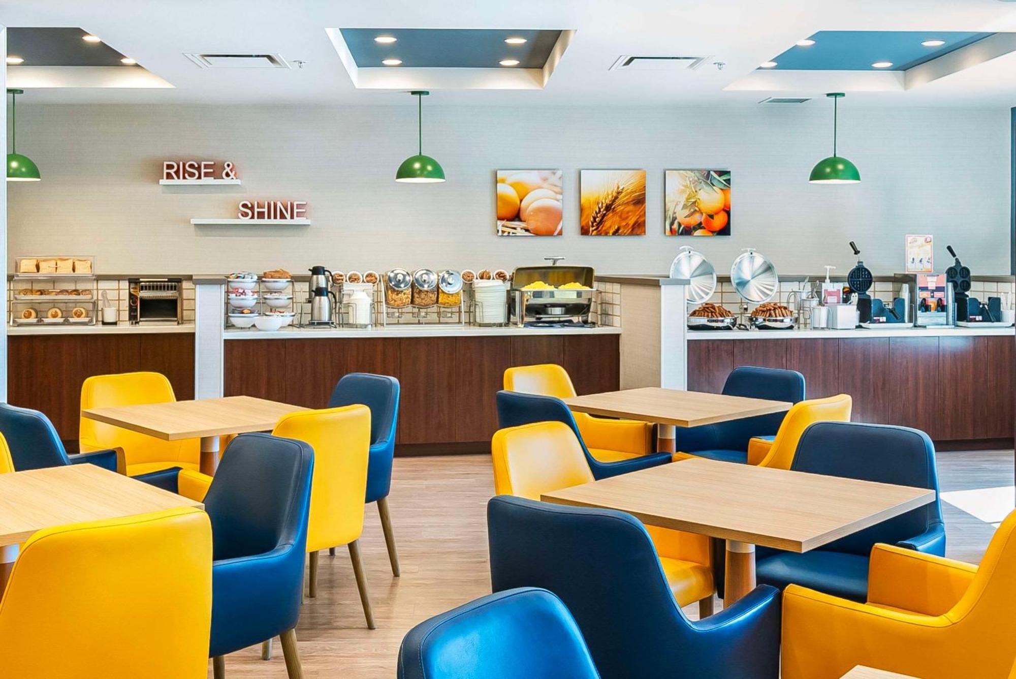 Comfort Suites Κελόουνα  Εξωτερικό φωτογραφία