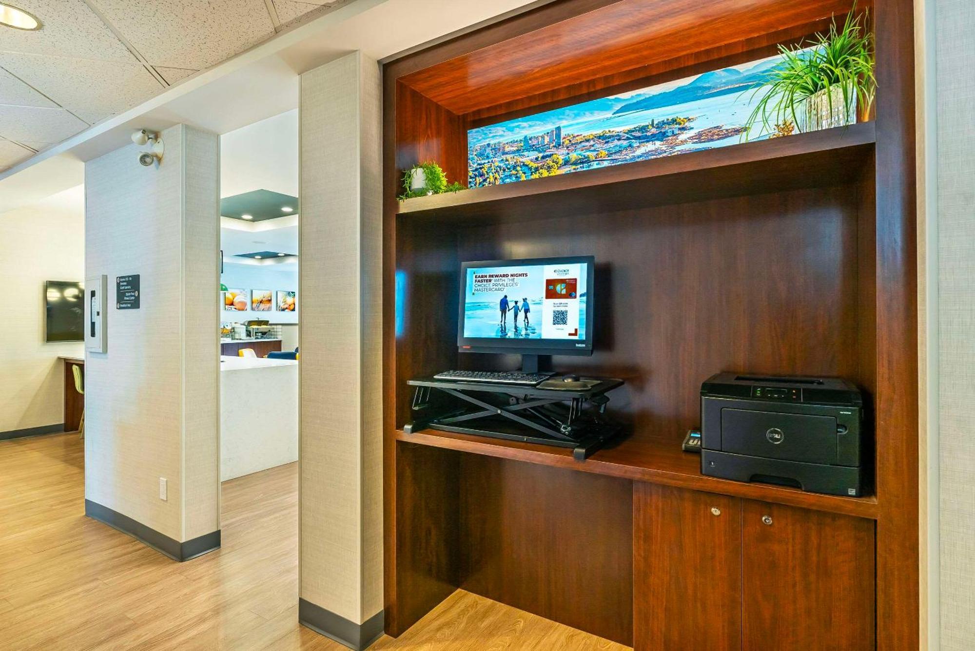 Comfort Suites Κελόουνα  Εξωτερικό φωτογραφία