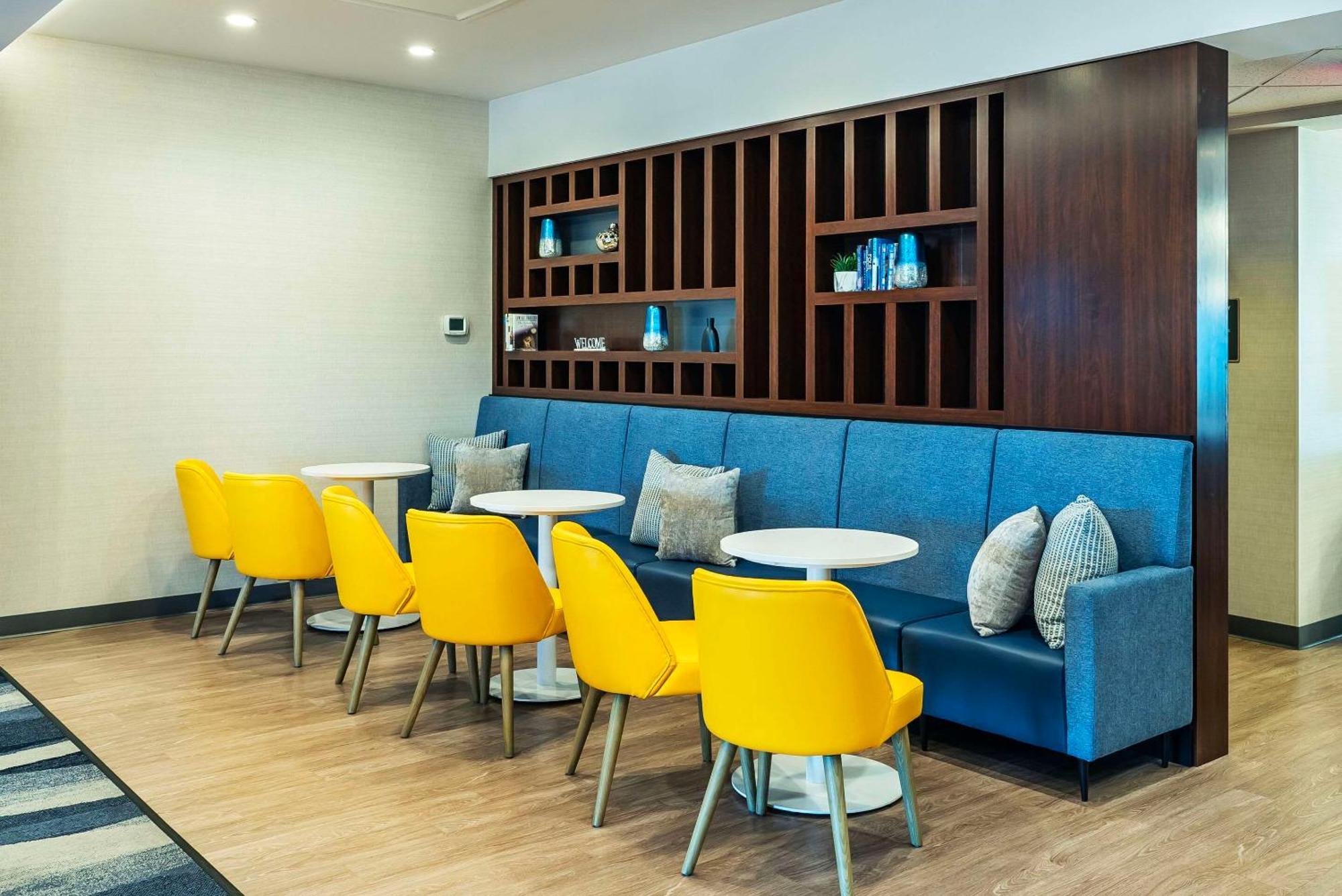 Comfort Suites Κελόουνα  Εξωτερικό φωτογραφία