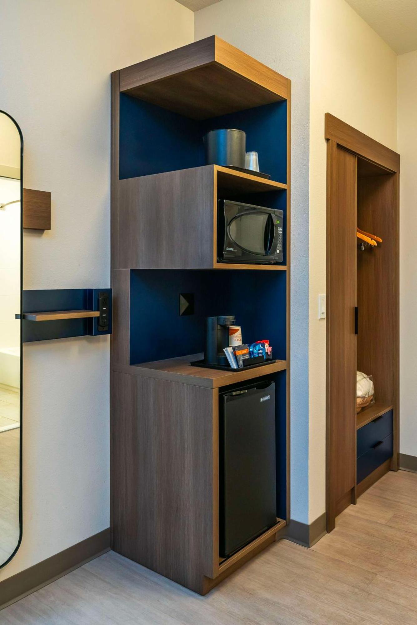 Comfort Suites Κελόουνα  Εξωτερικό φωτογραφία