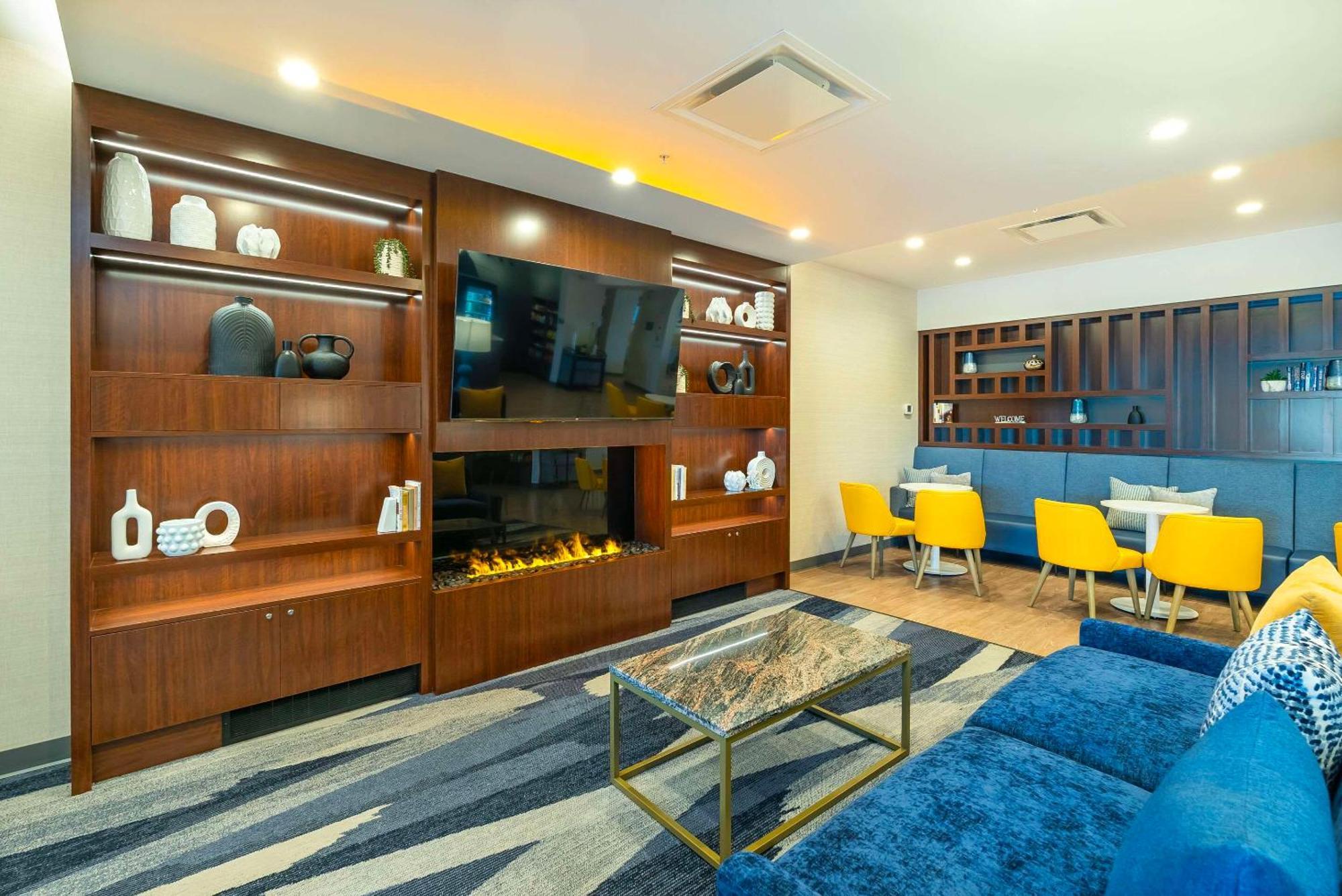 Comfort Suites Κελόουνα  Εξωτερικό φωτογραφία
